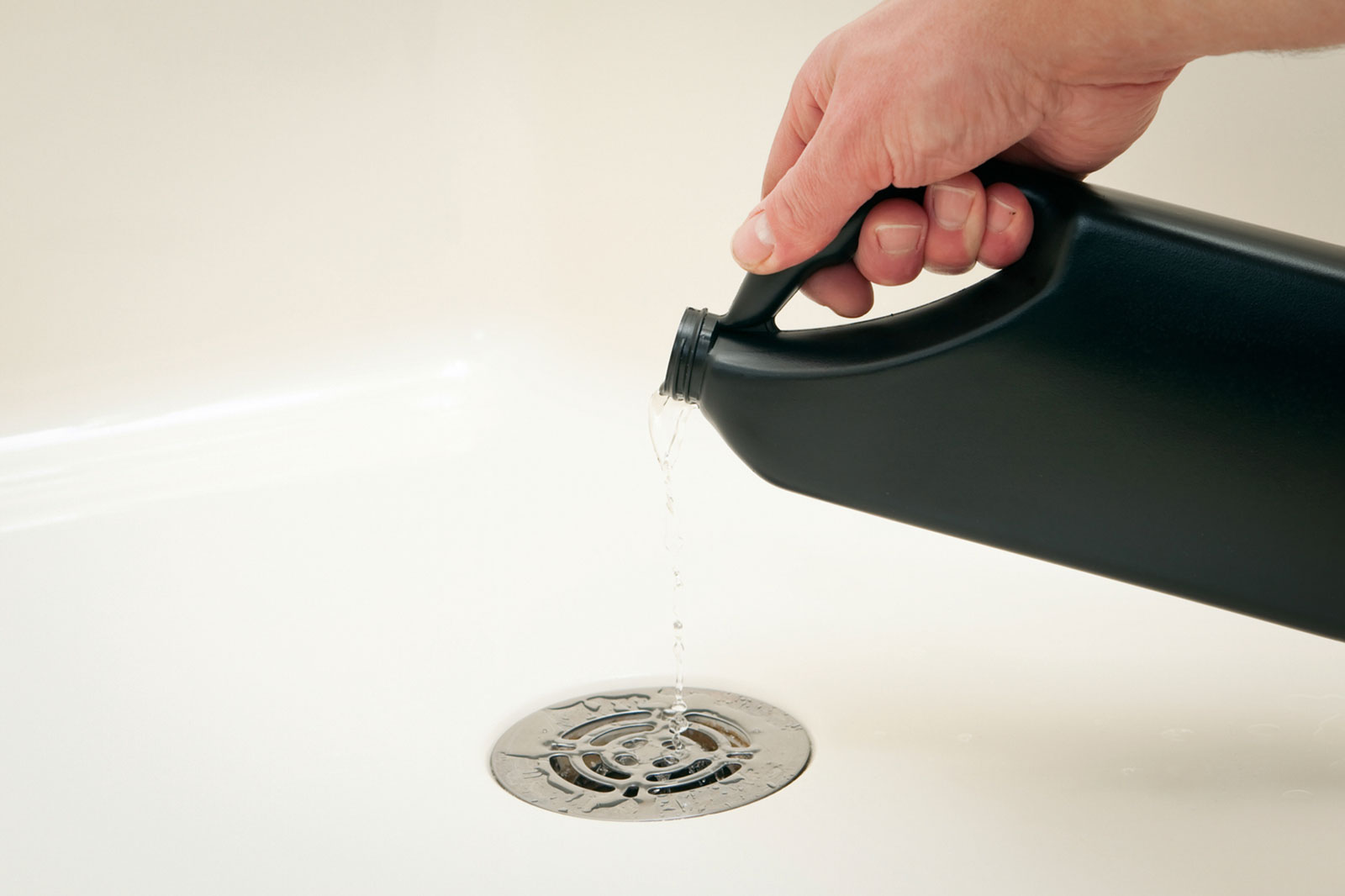 Few Reasons to Avoid Liquid Drain Cleaners